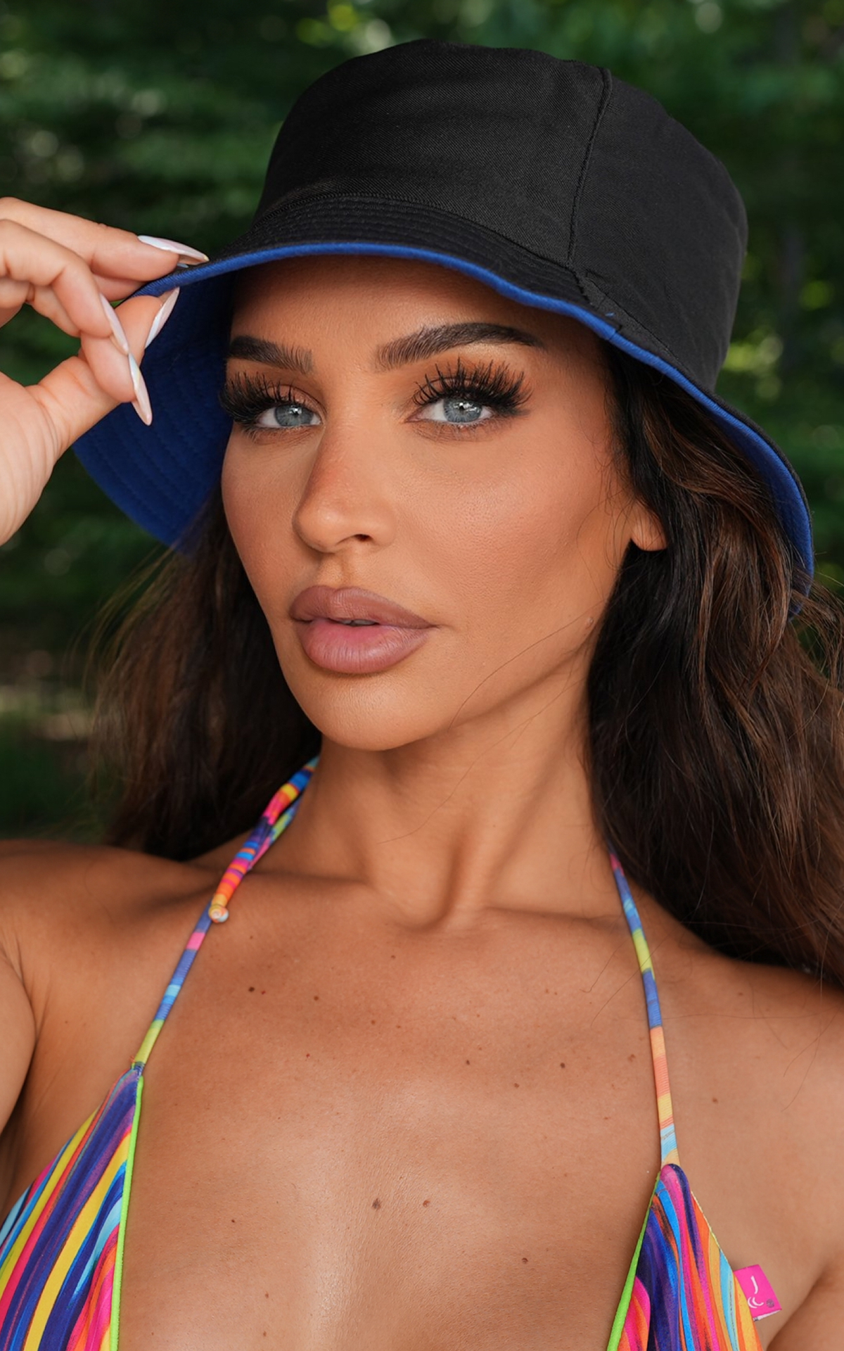REVERSE: Reversible Bucket Hat Blue x Black