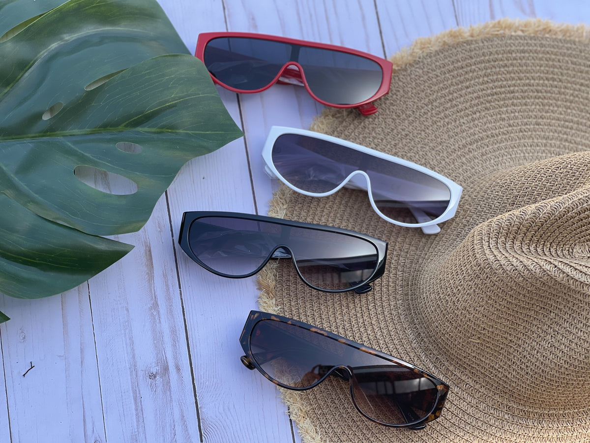 Nya: Flat Top Retro Sunglasses - Chynna Dolls