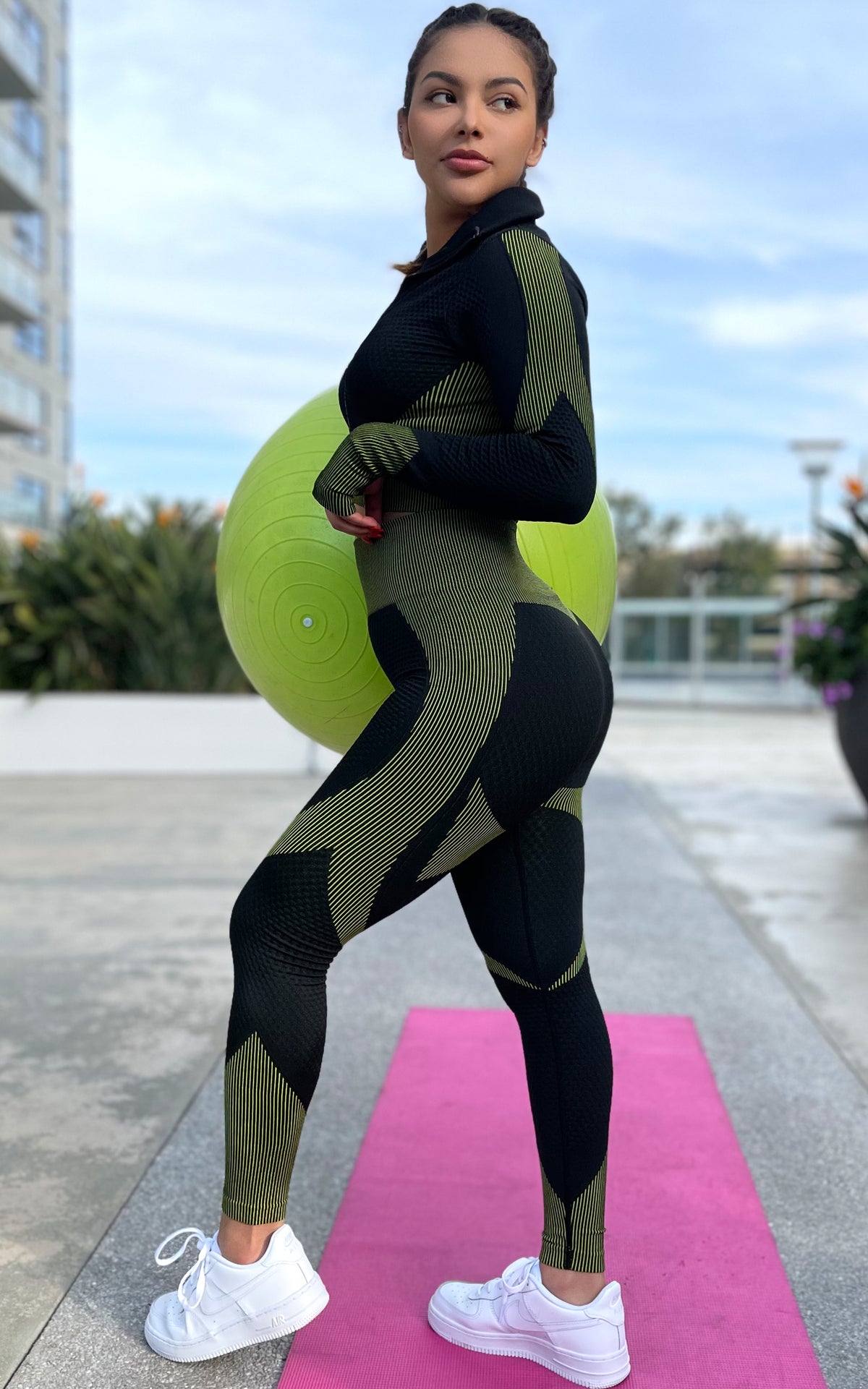 Drop It Like a Squat: Contour Workout Set in Black - Chynna Dolls Swimwear